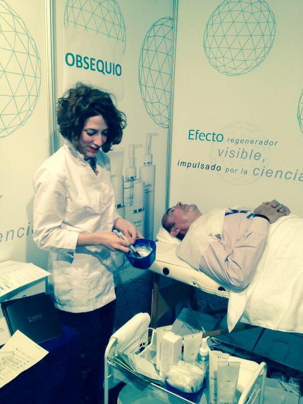 Overtegi's tweet image. Demostración y aplicación de productos #FORLLED en el stand de #overtegi durante el congreso