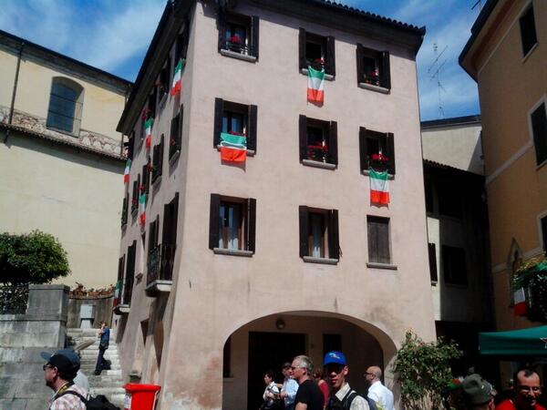 BorneyRenzo's tweet photo. Pordenone adunata alpini http://t.co/MN7pRE1Tkg
