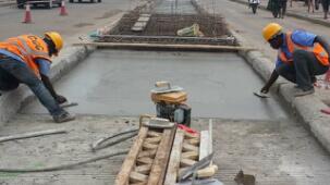 ComunityReport's tweet image. Conversion of the mile 12-CMS BRT lanes from flexible to rigid pavement.