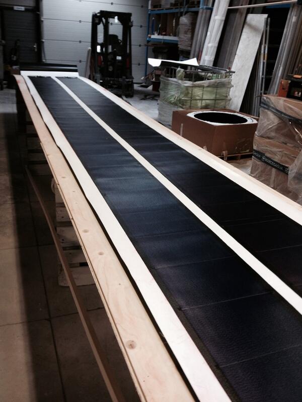 MITBouw's tweet photo. Elementen maken met zonnepanelen voor Mali defensie opdracht van @zonel http://t.co/CjO3uy6z4n