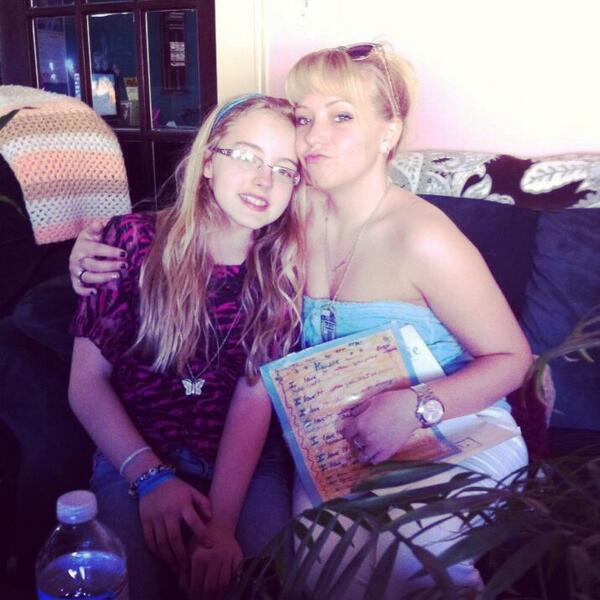 forgetdrama's tweet photo. My 11 year old twin sister. 13 years behind me but she looks just like me! 😂 #love http://t.co/UAp4vOc1nE