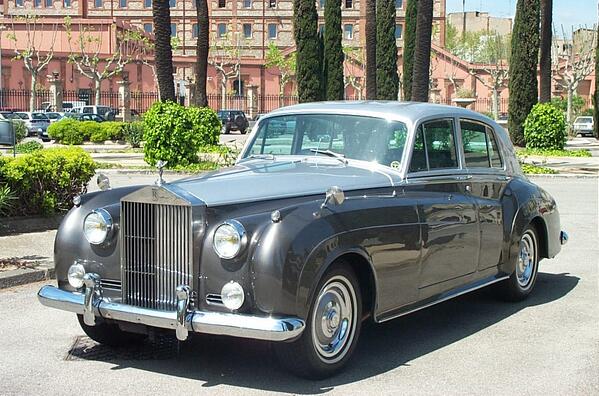 AbaserBarcelona's tweet image. Good Morning Barcelona!!!! Today we offer you our RR. Next stop Passeig de Gràcia  #RollsRoyce #barcelonatours