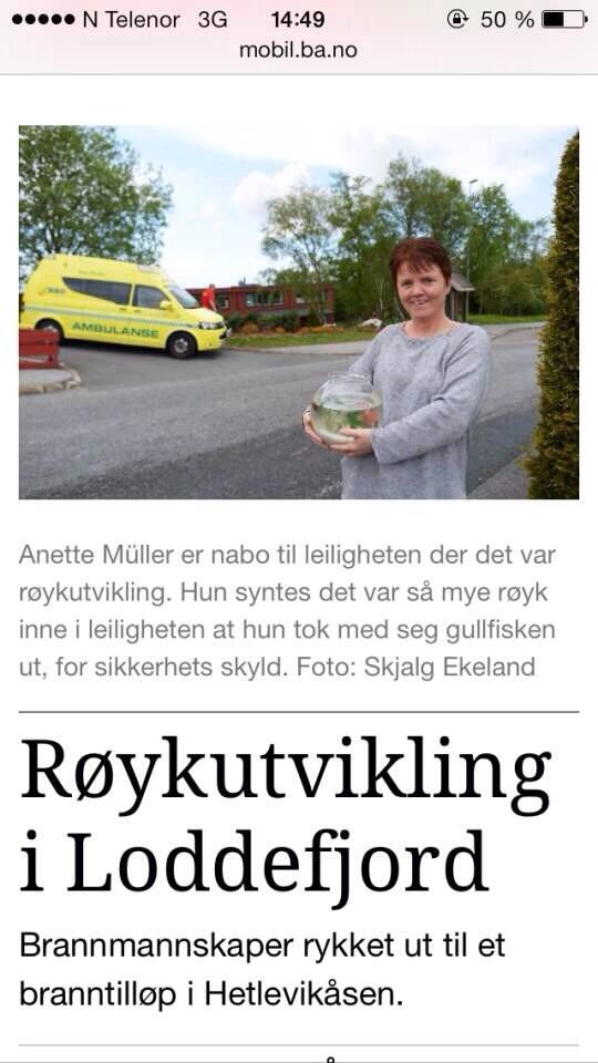Hahahha her ser dere hvor mye jeg bryr meg om fisken til meg og Kristin