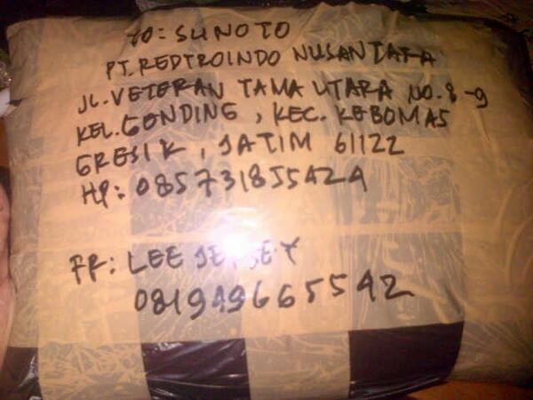 Lee_jersey's tweet photo. Paketan kiriman ke pembeli http://t.co/EoaHDTzUGL