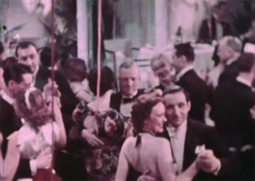 MashupFilmFest's tweet photo. C'est dans un bal des années 30 que vous transporte notre extrait #ParisMashUp du lundi matin. http://t.co/yBQUGqX8eJ http://t.co/ZqHL2m16zY