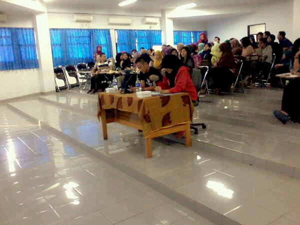 Nursingchamp's tweet photo. Adjudicator Short Movie Competition #NursingChamp http://t.co/sVZEWMbJsD