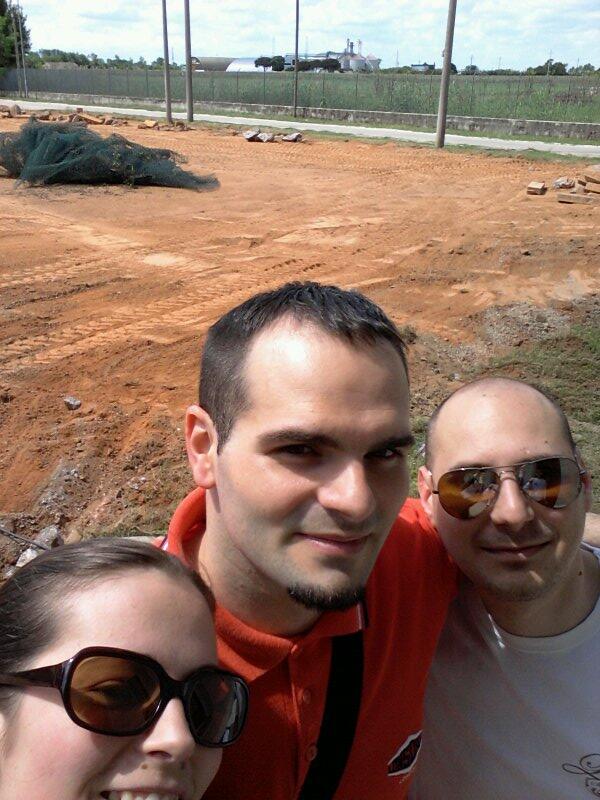 BonannoEmily's tweet photo. Iniziano i lavori http://t.co/OjfSuPIyXB