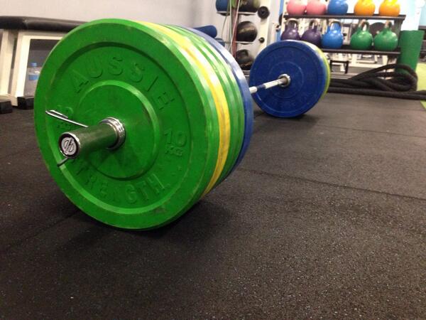 Damir_Matecic's tweet image. First time playing with sumo stance deadlifts on dynamic squat day! #wherehaveyoubeenallmylyf #hamstringsofsteel