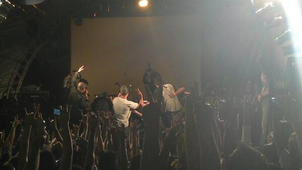 Gee_Bolada's tweet photo. Ontem foi foda o show com o @Ticostacruz  *--------* http://t.co/FsHWIk3FXO