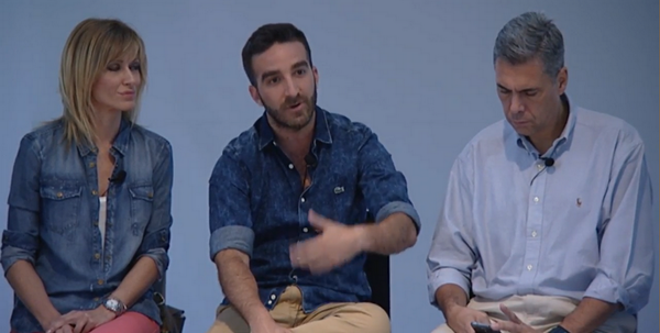 javimos's tweet photo. Lo de #retuiter me está gustando... @susannagriso @edans y @franciscopolo muy dinámicos en la charla. http://t.co/T41htYd3JA