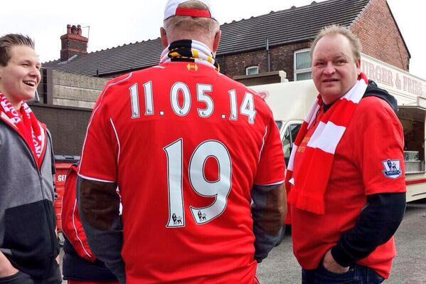 NOT_MOTD's tweet photo. Imagine getting a shirt printed to celebrate winning a 19th league title and then not winning it… http://t.co/RYIZq4dQ49