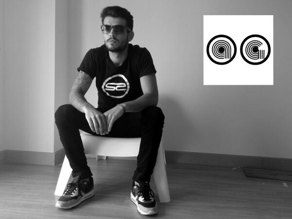 Davidcriado1's tweet photo. Ya cargadas las baterias ;  empezamos la semana publicando podcast y preparando set para Club Radio ( Cordoba) . http://t.co/J1iUXQOtDX