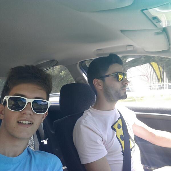 jesu17ss's tweet photo. Nos vamos a la playa!!!! @FamiGP997 http://t.co/U7FMLFpqmz