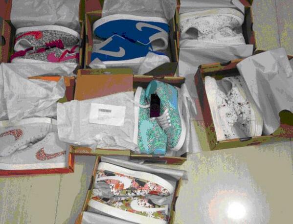 ClothingCrook's tweet photo. First Stock Purchase!! #stock #nike #blazers #ebay #itsago #startup #selfie #YOLO #kicks #trianers #clothingcrook http://t.co/M4JArjysg7