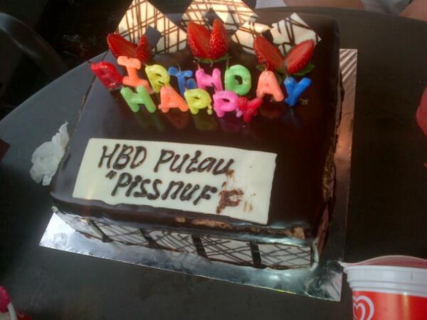 pissnuff's tweet photo. Habede mantan ibu ketua kelas smga yg baik2 aja deh buat kamyu{}{}♥♥ @putusw http://t.co/Z03OGcNfQY