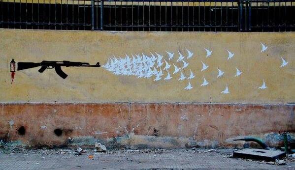 tracks_ARTE's tweet image. Faîtes le mur pas la guerre : #graffiti x #revolution x #Cairo : bit.ly/1lYf1xq