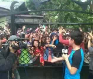 restakinsi's tweet photo. belum kok:) RT @pipipratiwi: "Tayangannya udah lewat bells m ?@AliciousFams: RT @AskAliando: liputan ali di was2 http://t.co/JNyFvt59f0"