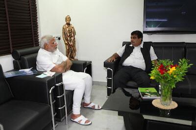 narendramodi's tweet photo. Had a meeting with @nitin_gadkari ji http://t.co/JKTHsG7L7a
