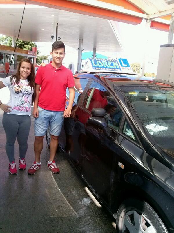 AutoLoren_'s tweet photo. Dando clases con los mas enrollados! http://t.co/V9qtmavV9J