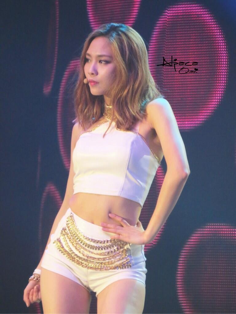 BnciVS_CcAAW3x1.jpg:large