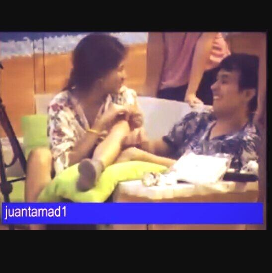 IshipFiLex's tweet photo. Ang sweet nga naman #TeamFiLex Keep Holding On FiLex http://t.co/oPXvbncufZ