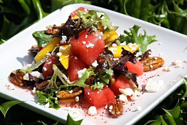 EdmondSteve's tweet photo. Why diet when you can just eat healthy? http://t.co/XxE10vjanJ