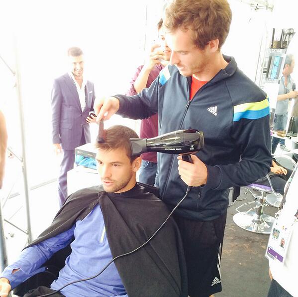Would you let <a href="/andy_murray/">Andy Murray</a> style your hair? <a href="/GrigorDimitrov/">Grigor Dimitrov</a> did. Read &amp; Watch: bit.ly/1sEup4i #atp #tennis