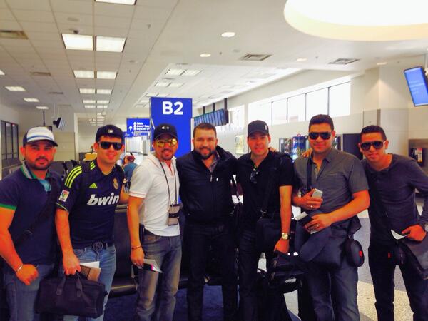 PonchoLizarraga's tweet image. Coincidiendo con los Colegas de la @BANDA_MS Saludos