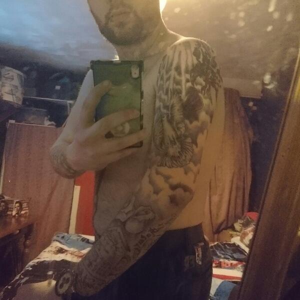 davestimp14's tweet photo. Finished sleeve http://t.co/08vOLzieyO