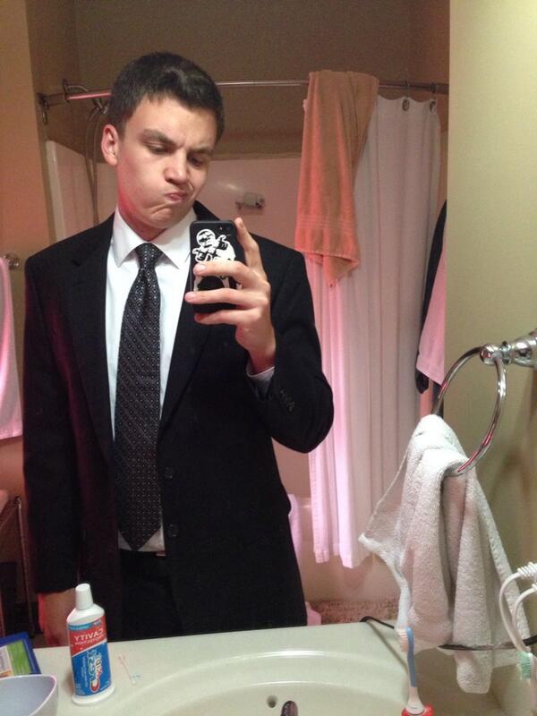 TuckerBlackwell's tweet image. Lets get this shit over with #seniorprojects