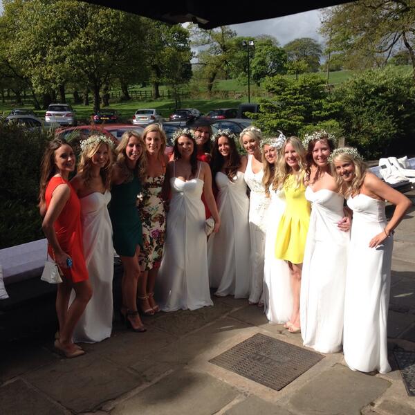 rachelfishlock's tweet photo. Beautiful day with some beautiful girls!! @VikkiWareham @vstrongitharm @Kirstyw1985 #vawed #wedding http://t.co/mvSLJCAKGG