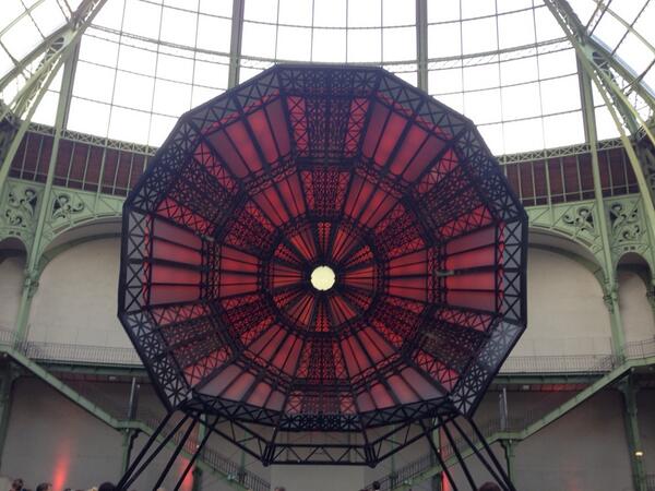 nicolasbordas's tweet photo. Live au Grand Palais #Monumenta2014 ;-) http://t.co/1hn4hAesQ4