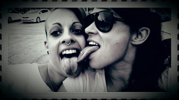 Con mi Chiqui @JesykaDiamond http://t.co/ntzRipqNT0<a class="tags" href="/tag/jesykadiamond">@jesykadiamond</a><a href="/tag/barcelona"class="tags"><span>#barcelona</span></a><a href="/tag/lluviadeverano"class="tags"><span>#lluviadeverano</span></a>