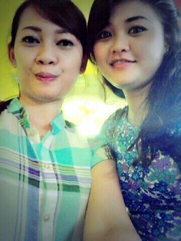preciliaimelda's tweet photo. Teman setia disaat galau ({}) http://t.co/H23y55cDpQ