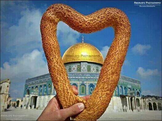 PalestinR's tweet photo. يارب ارزقنا العودة إليه والصلاة فيه........عائدون بإذن الله http://t.co/bLBy07ogkJ