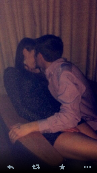 BryantMakeouts's tweet photo. I don't think she's feeling it... http://t.co/QiosfgyoXA