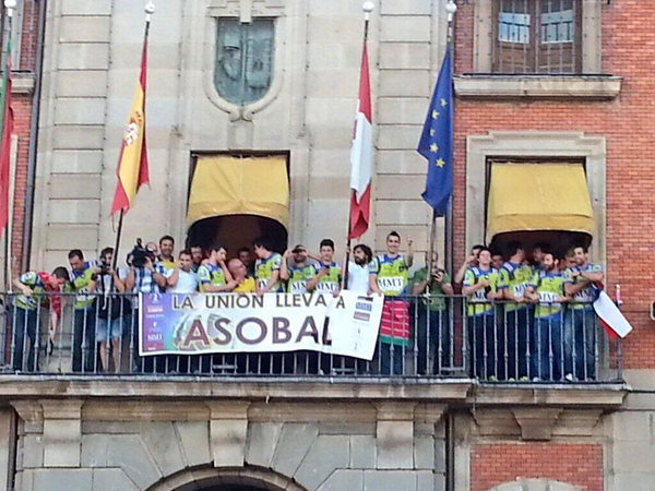 BalonmanoZamora's tweet photo. "El año que viene, Zamora es ASOBAL" http://t.co/Ny8ZD3f1w0