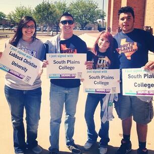 SPGenTX's tweet image. Show your support for our regional Finalist by tweeting using the hashtags #PicTourVote and #4CousinsCollegeBound!