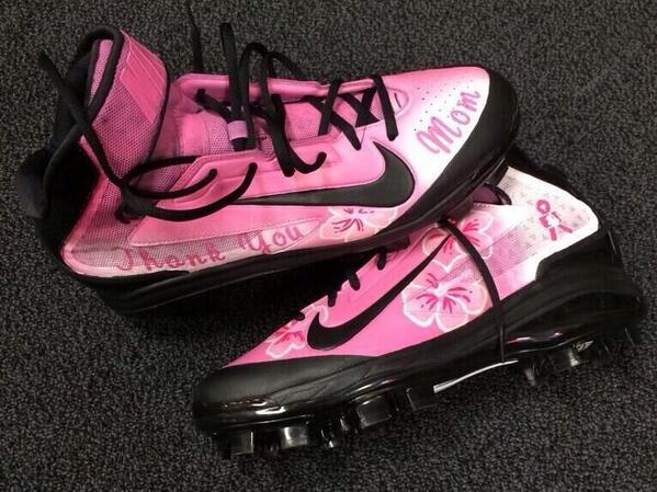 UserKicks's tweet image. Victorino's Mother's Day cleats