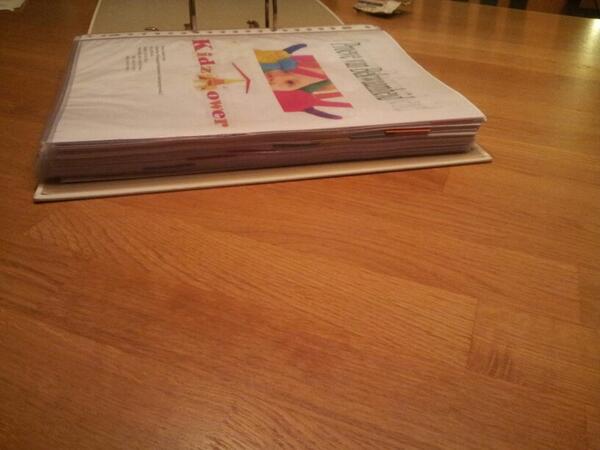 Deniseveer's tweet photo. Morgen m'n Proeve inleveren #126blz. http://t.co/1aKP38WH4H