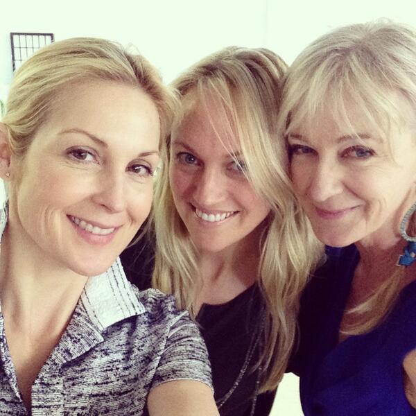 AmyMatto's tweet photo. Selfies with Caroline Lagerfelt and Kelly Rutherford! It was a pleasure meeting you both today! #amymatto #shopping http://t.co/FE3Uc2TmeF
