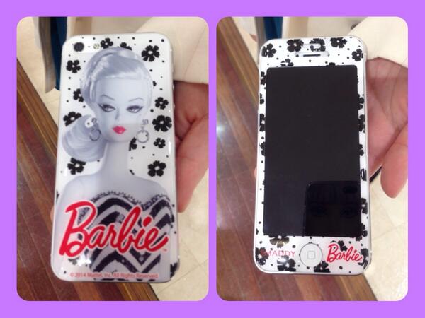 eplacekwsk's tweet photo. 【#gizmobies 】

#SMADDY Monotone flower
＋0.7㍉#バンパー

レトロな雰囲気のバービーちゃんです( ・∀・) 

 #iPhoneカバー #オシャレ #ギズモビーズ  #Barbie #コラボ http://t.co/0PPhxPXtxi