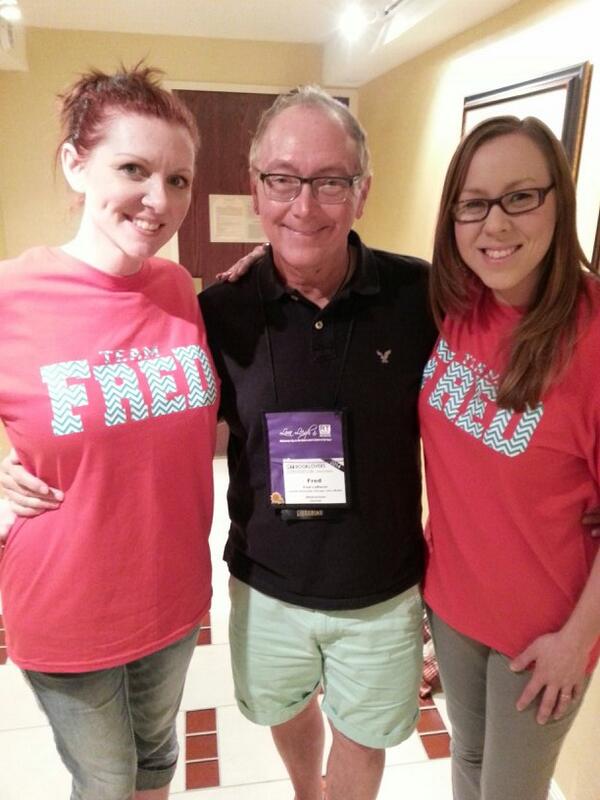 flybrariman's tweet photo. Doesn't get any better than this! #ILoveTheseWomen #TeamFred @JamieMcGuire @TheKimEaston #RT14 #RTFred http://t.co/e4PLJEBLGx