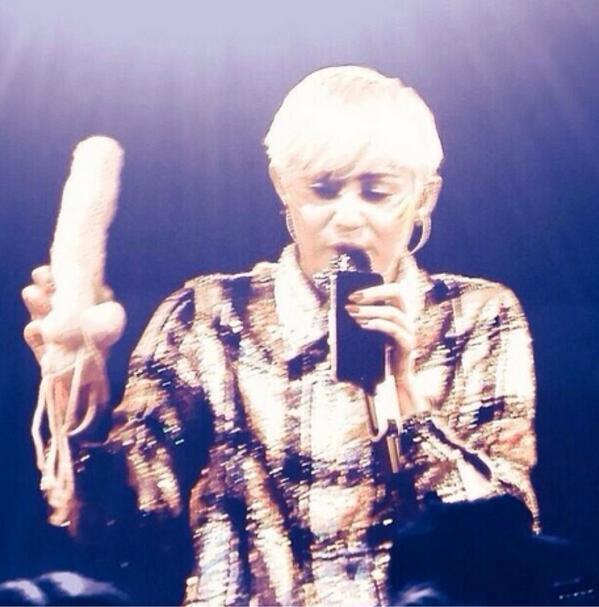 Dildo miley cyrus Miley Cyrus