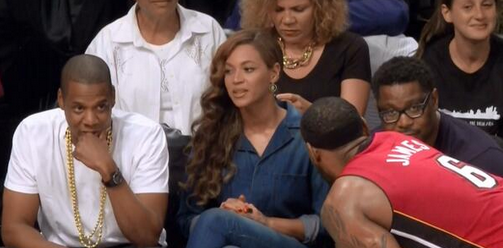 Ronnie2K's tweet image. I would pay money to hear this conversation  #WhatLeBronSaidToJayZ