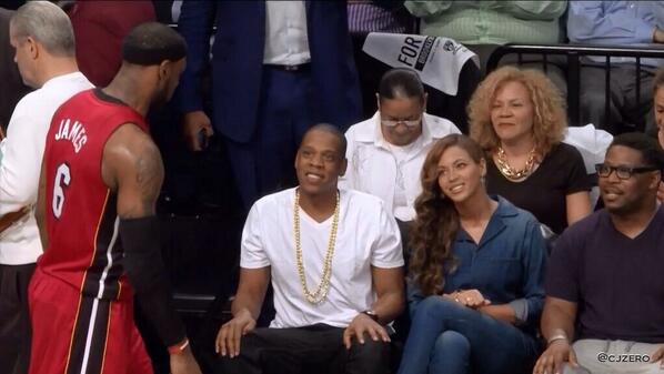 UBtalkin's tweet image. It's a different world then the one the rest of us live in! #HEATvNETS  #WhatJayZSaidToSolange