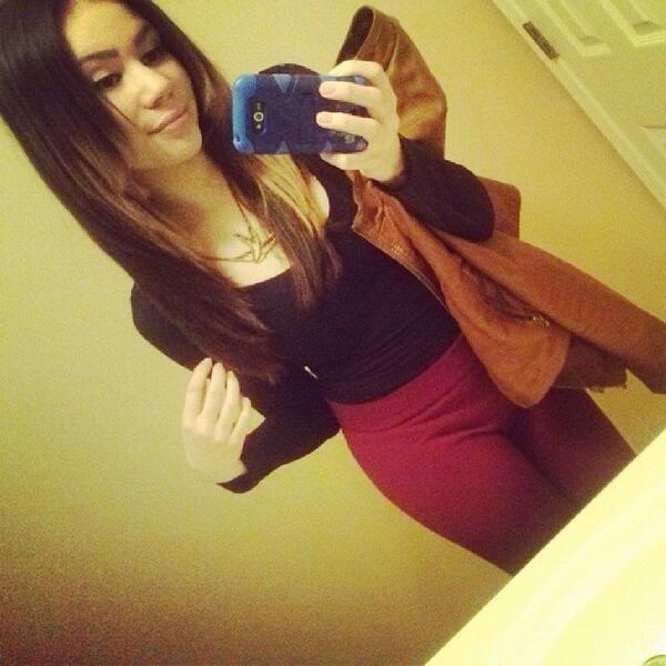 Asian__Cutie's tweet photo. 😌😏👌 http://t.co/ux2rjeycSL