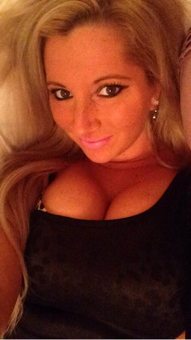 Hello everyone!!! 💕 http://t.co/Bw4Yr0O42g<a href="/tag/friskyfriday"class="tags"><span>#friskyfriday</span></a>