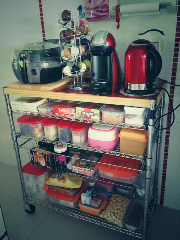 Mintleong's tweet image. Just fixed the DIY Shelf from Howards with @MinuteManSG. *Satisfied* Happy Vesak Day! #OneFirst #Dating101