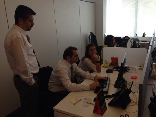 SurumGen's tweet photo. Scrum; gerekirse müdürün bile kod yazmasıdır. http://t.co/lUTg9yX1d2